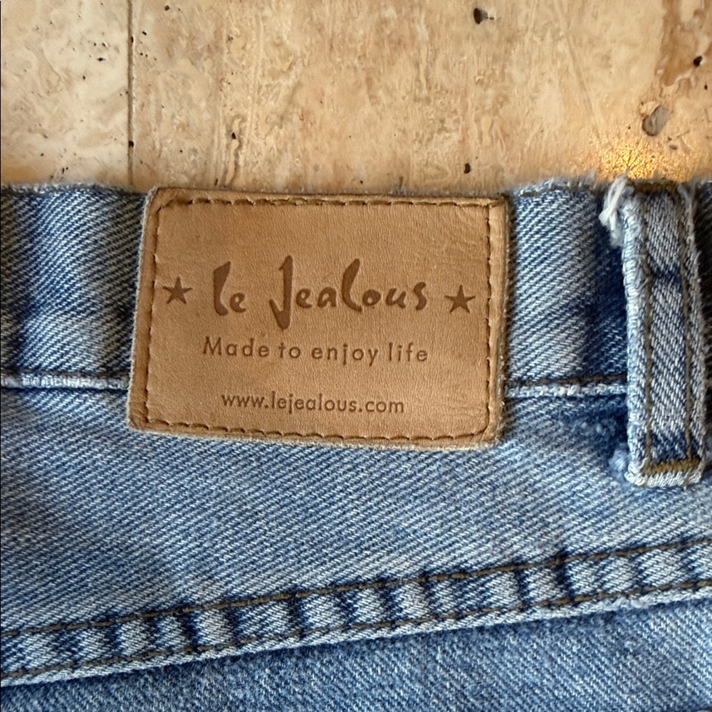 Elegant Blue Women's Flare Jeans with Black Embroidery - Picture 4 of 5